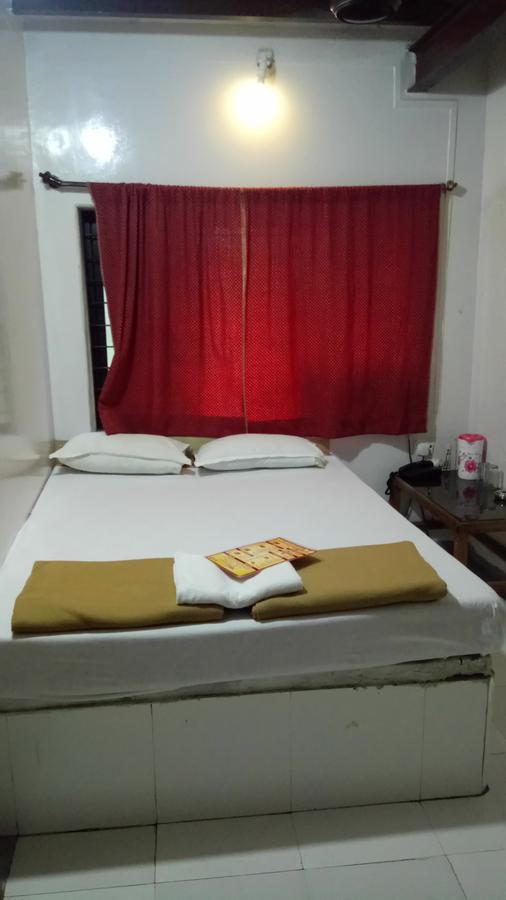 Hotel Ashoka Лонавала Экстерьер фото