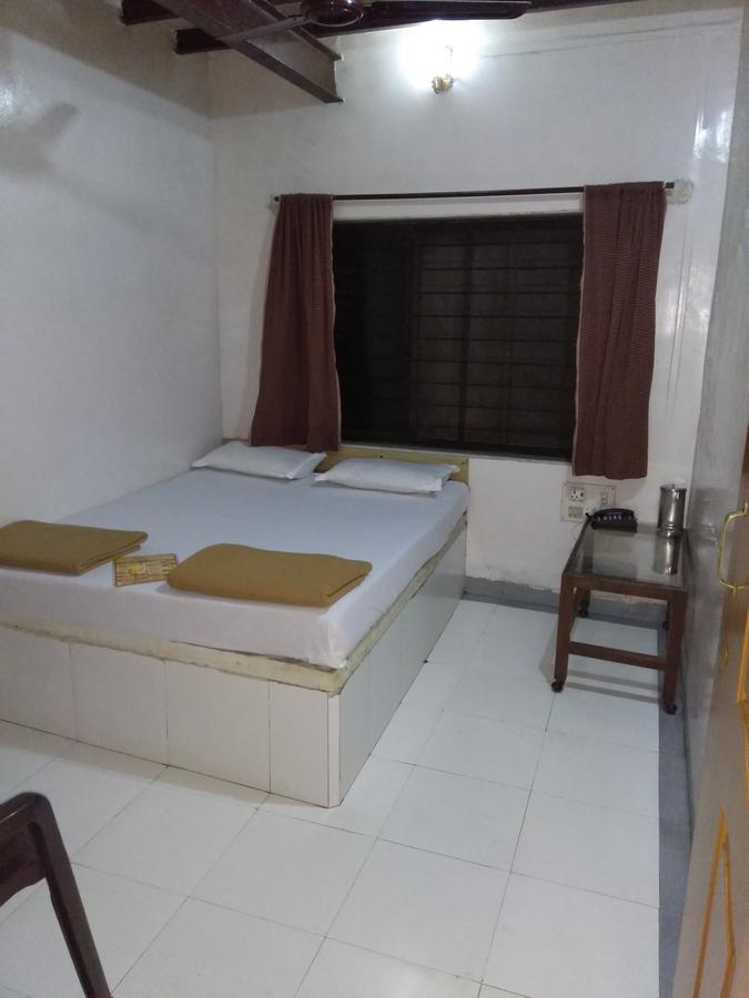 Hotel Ashoka Лонавала Экстерьер фото